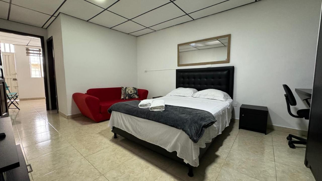 Acogedor Apartaestudio Ubicado En La Zona Rosa De Pereira Apartment Exterior photo
